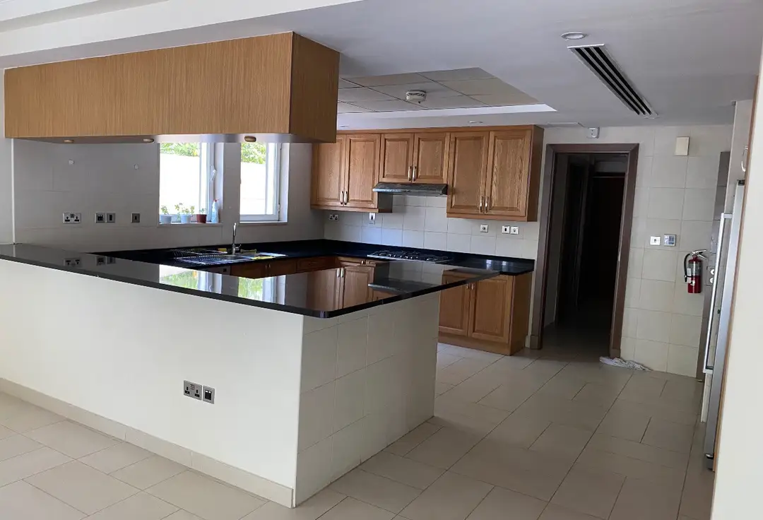 4-bedroom villa in District 3, Jumeirah Park