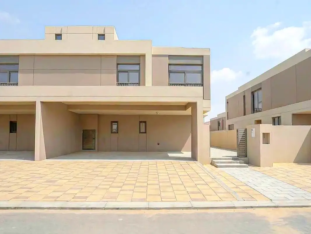4-bedroom townhouse in South Bay, Residential District