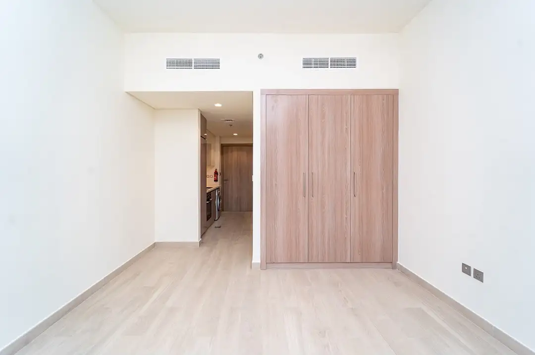 Studio apartment in Azizi Riviera, Meydan